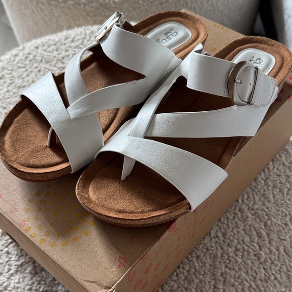 Sofft Shoes - BRAND NEW! Euro Soft “Gladis” White Women's White Sandals